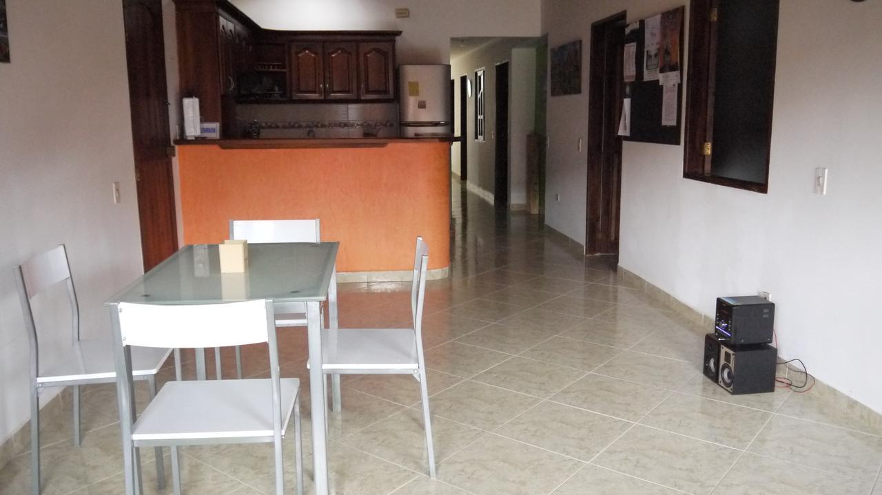 خاردين Hostal Naty Luna المظهر الخارجي الصورة