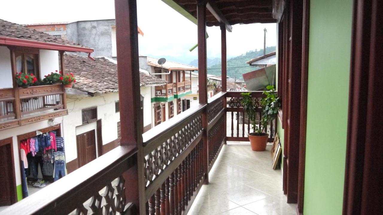 خاردين Hostal Naty Luna المظهر الخارجي الصورة